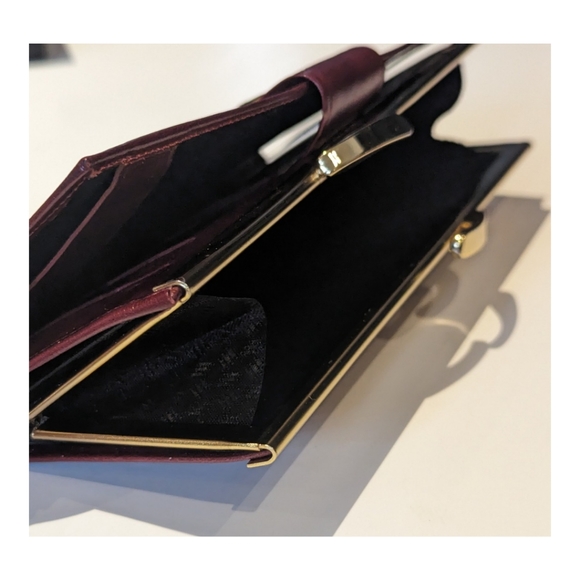✨Vintage Wallet Cherry Red w/ Gold Hardware~Real Calf~New in Box - Picture 4 of 7